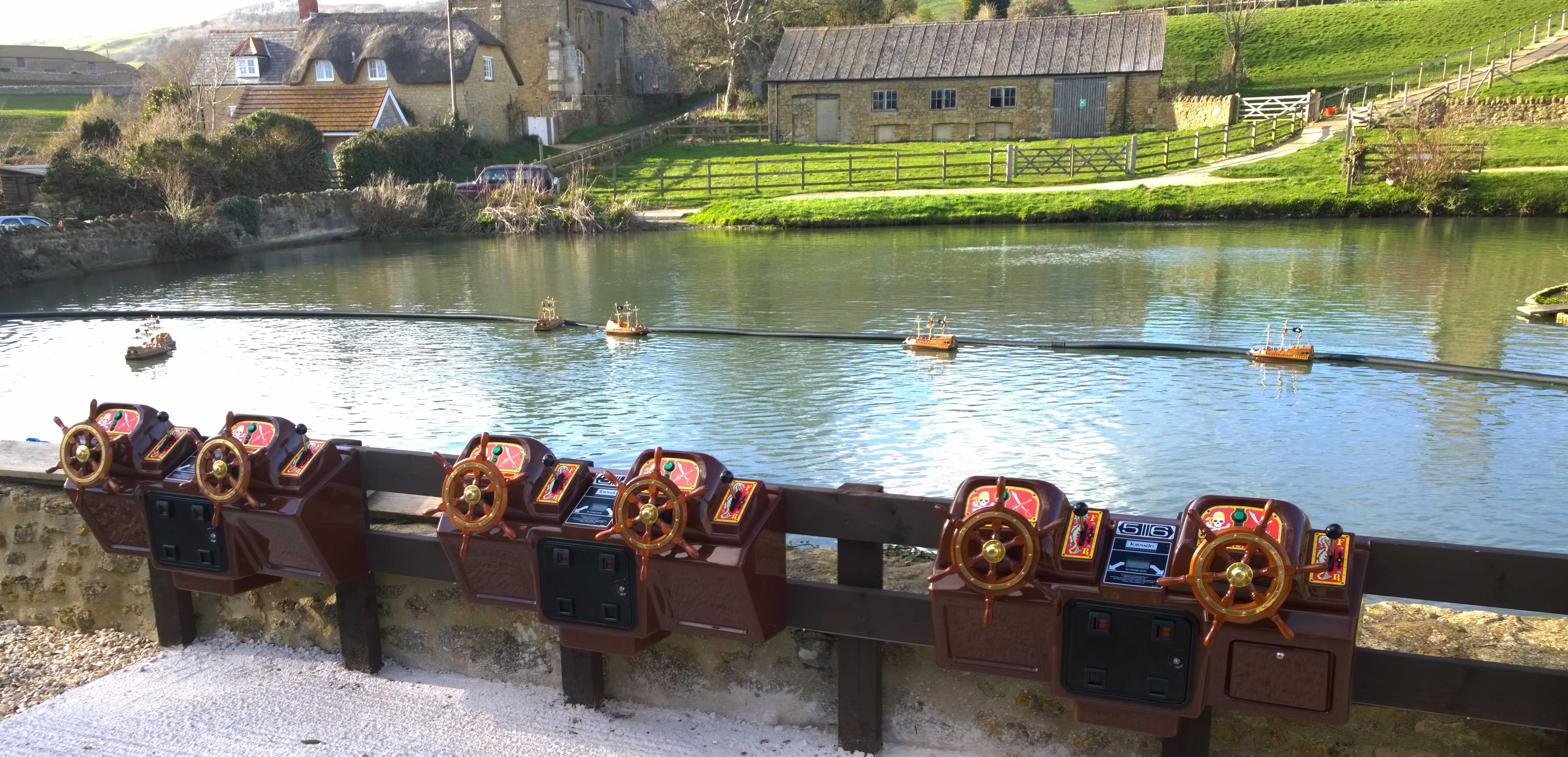 System with 6 remote-controlled boats